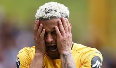 João Gomes do Wolves sofre com derrota na Premier League
