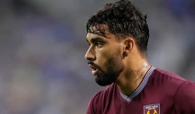 lucas paquetá ex-flamengo em jogo do west ham nesta temporada