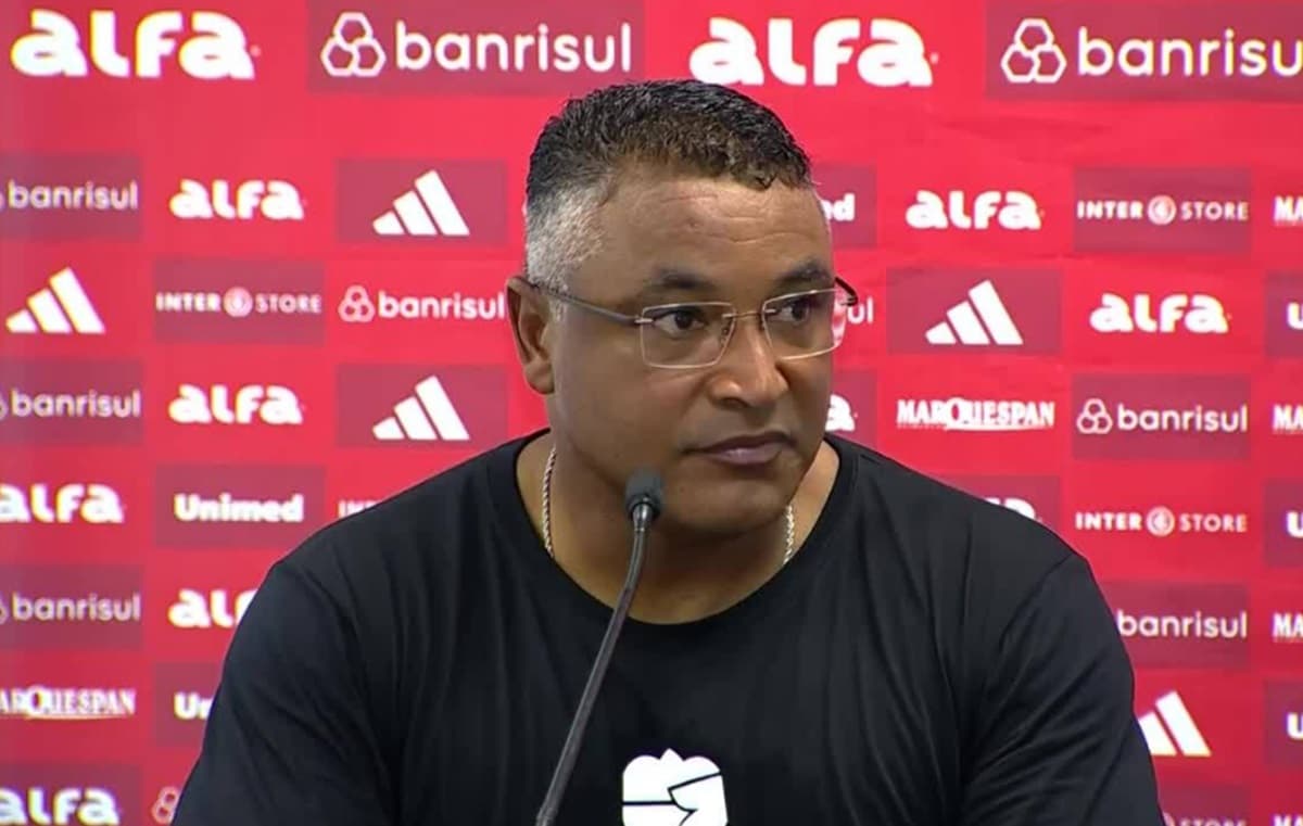 roger machado em coletiva internacional em breve vai enfrentar flamengo