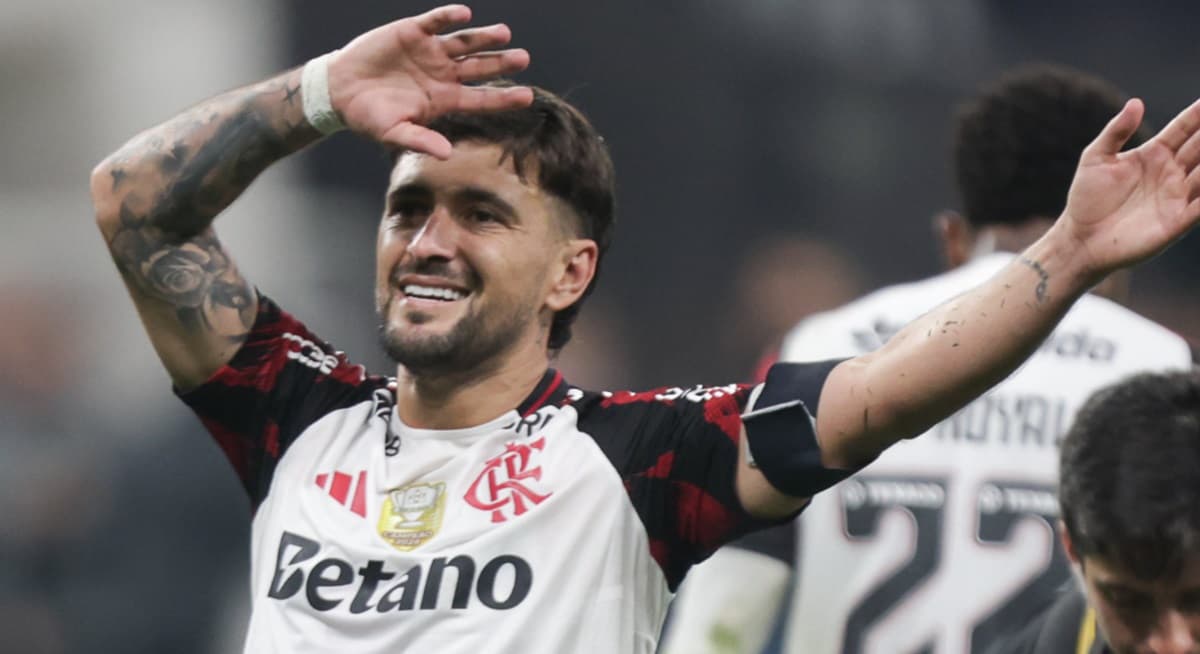 arrascaeta em jogo do flamengo diante do corinthians