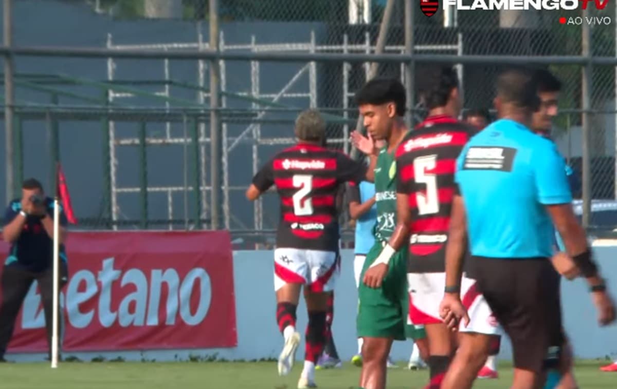 Daniel Sales comemora golaço pelo Flamengo na Copa do Brasil Sub-20