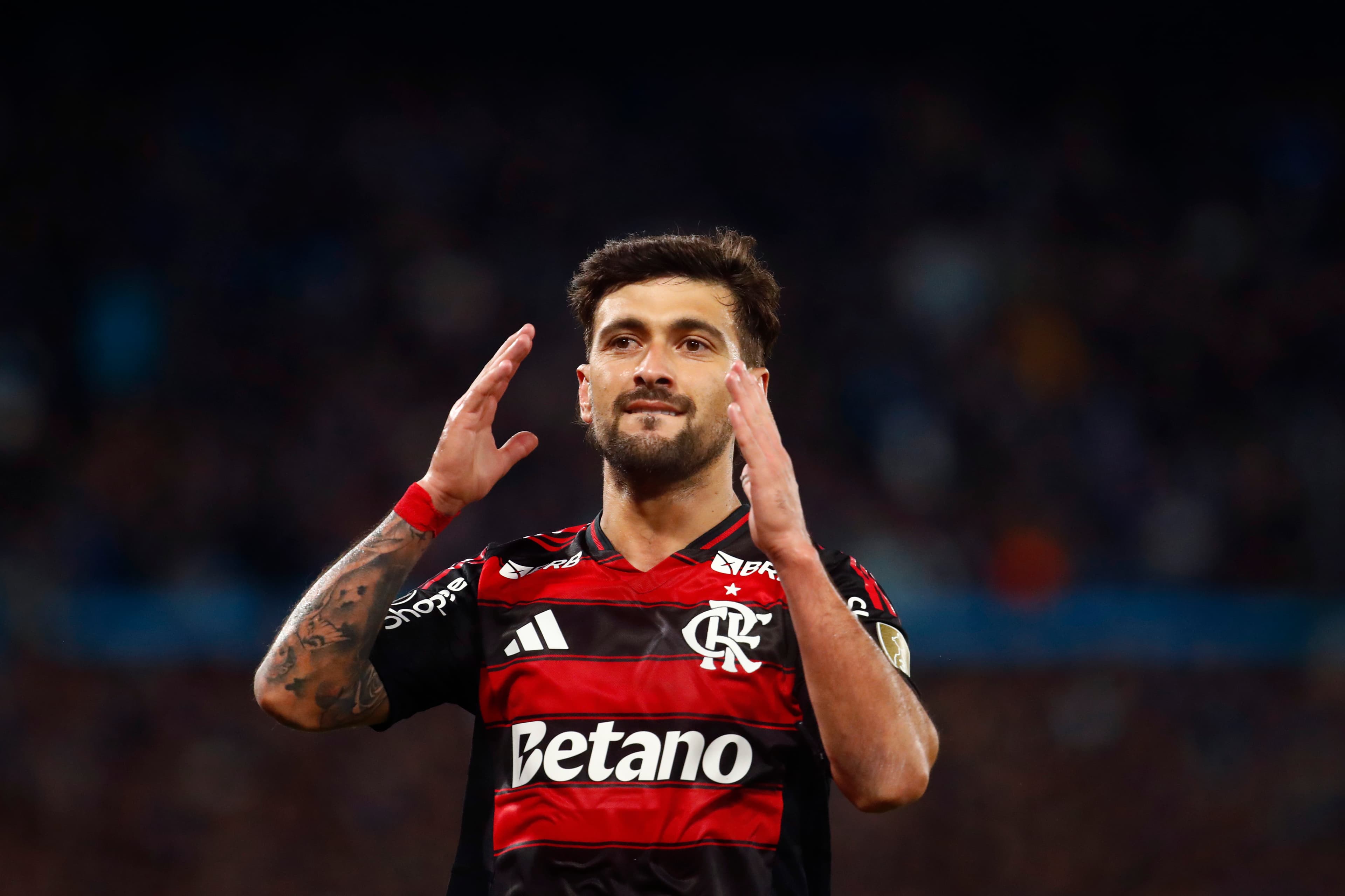 Arrascaeta durante Racing x Flamengo, pela semifinal da Libertadores