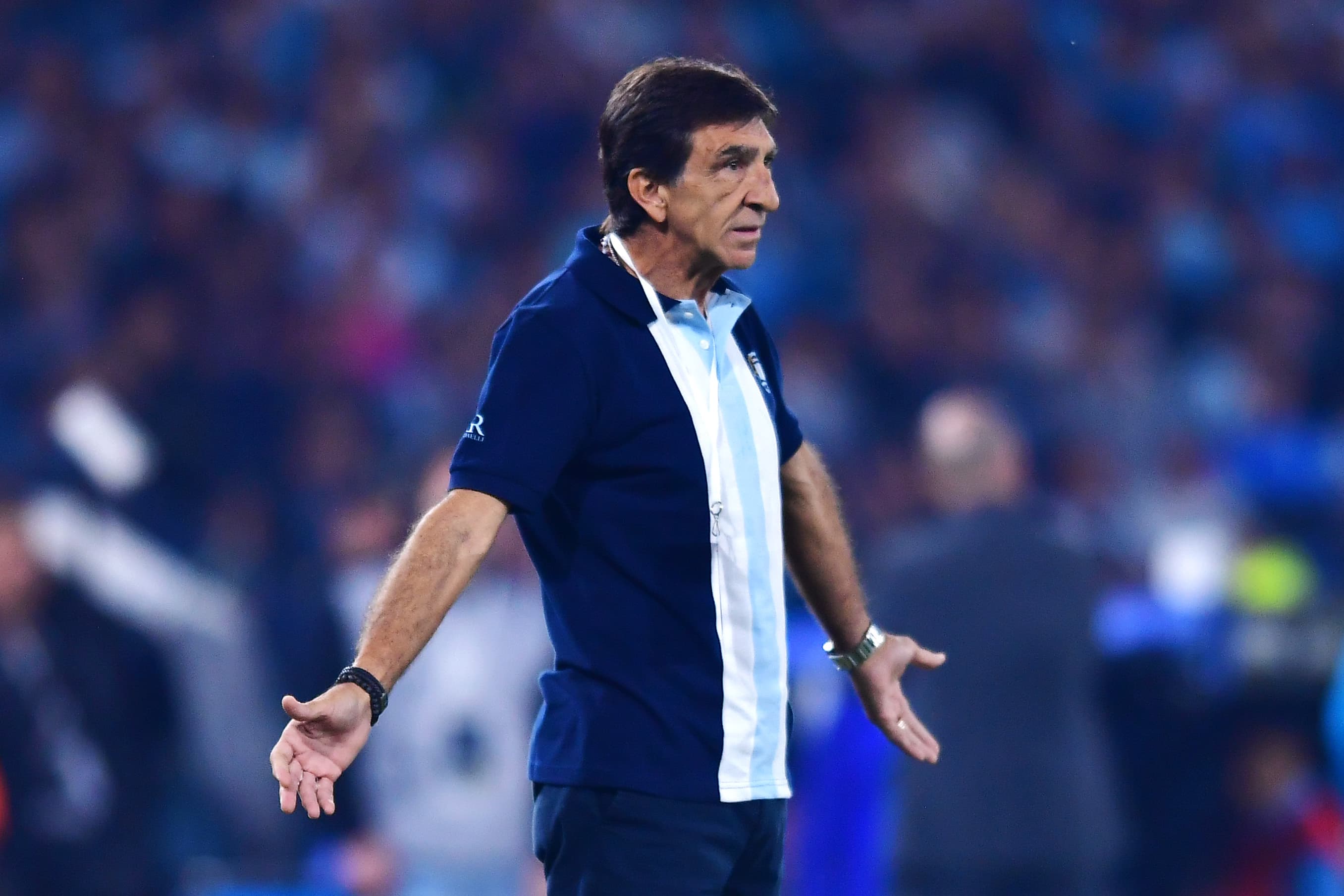 Treinador do Racing, adversário do Flamengo, Gustavo Costas, em jogo da Libertadores no El Cilindro, Avellaneda