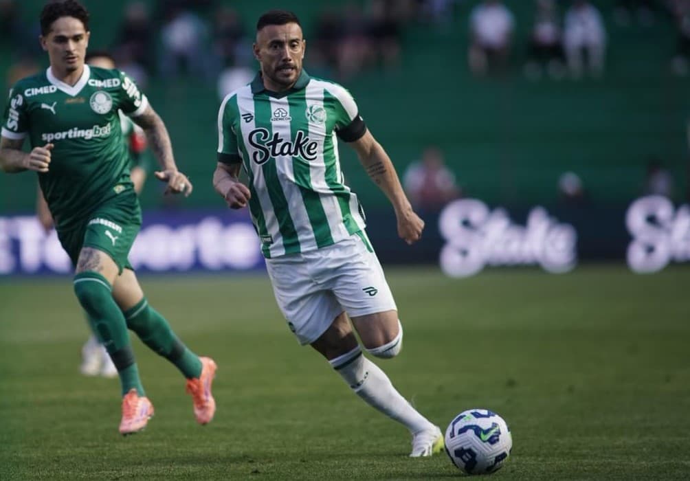 Khelvenn persegue Allan Ruschel em Juventude x Palmeiras