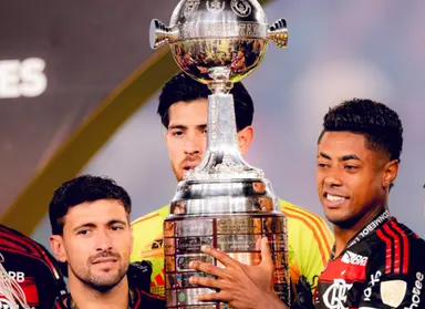 Arrascaeta, Rossi e Bruno Henrique comemoram título da Libertadores do Flamengo