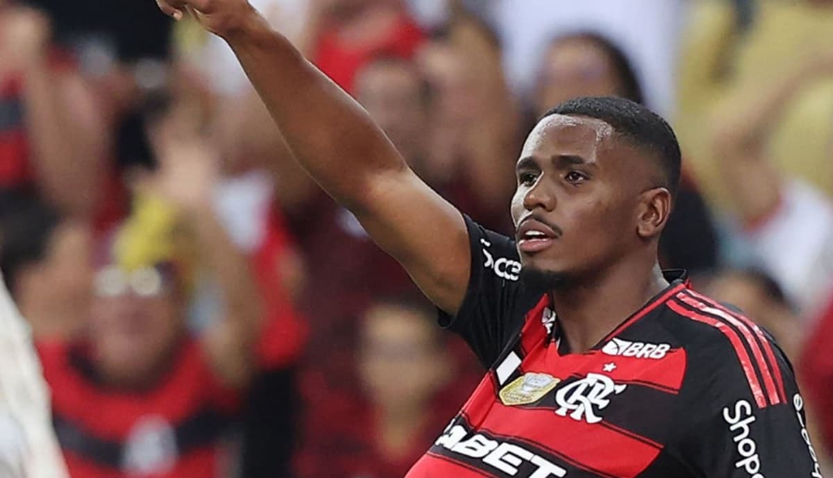 Evertton Araújo comemora gol pelo Flamengo