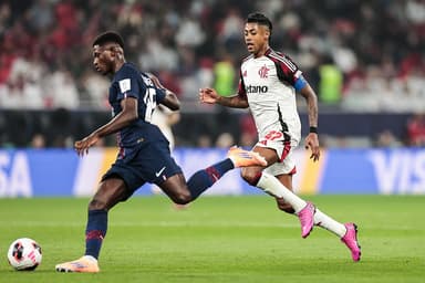 Bruno Henrique marca Pacho em PSG x Flamengo