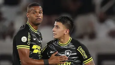 Junior Santos, perto do Corinthians, pelo Botafogo; atacante deve enfrentar Flamengo