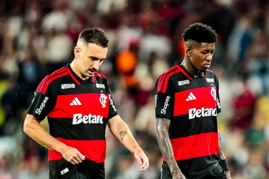 Léo Ortiz e Vitão durante Fluminense x Flamengo
