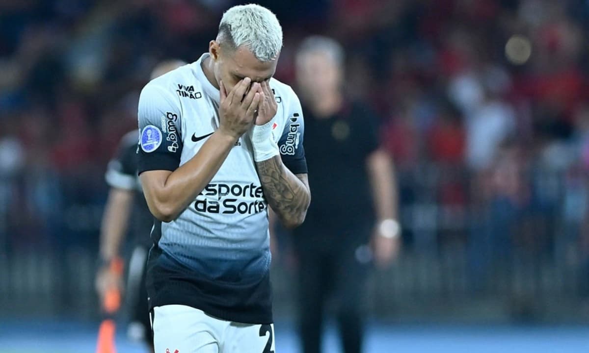 Matheuzinho pode ser desfalque em Corinthians x Flamengo