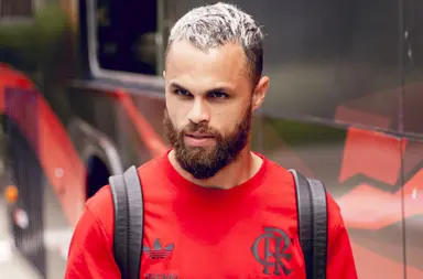 Michael durante embarque do Flamengo