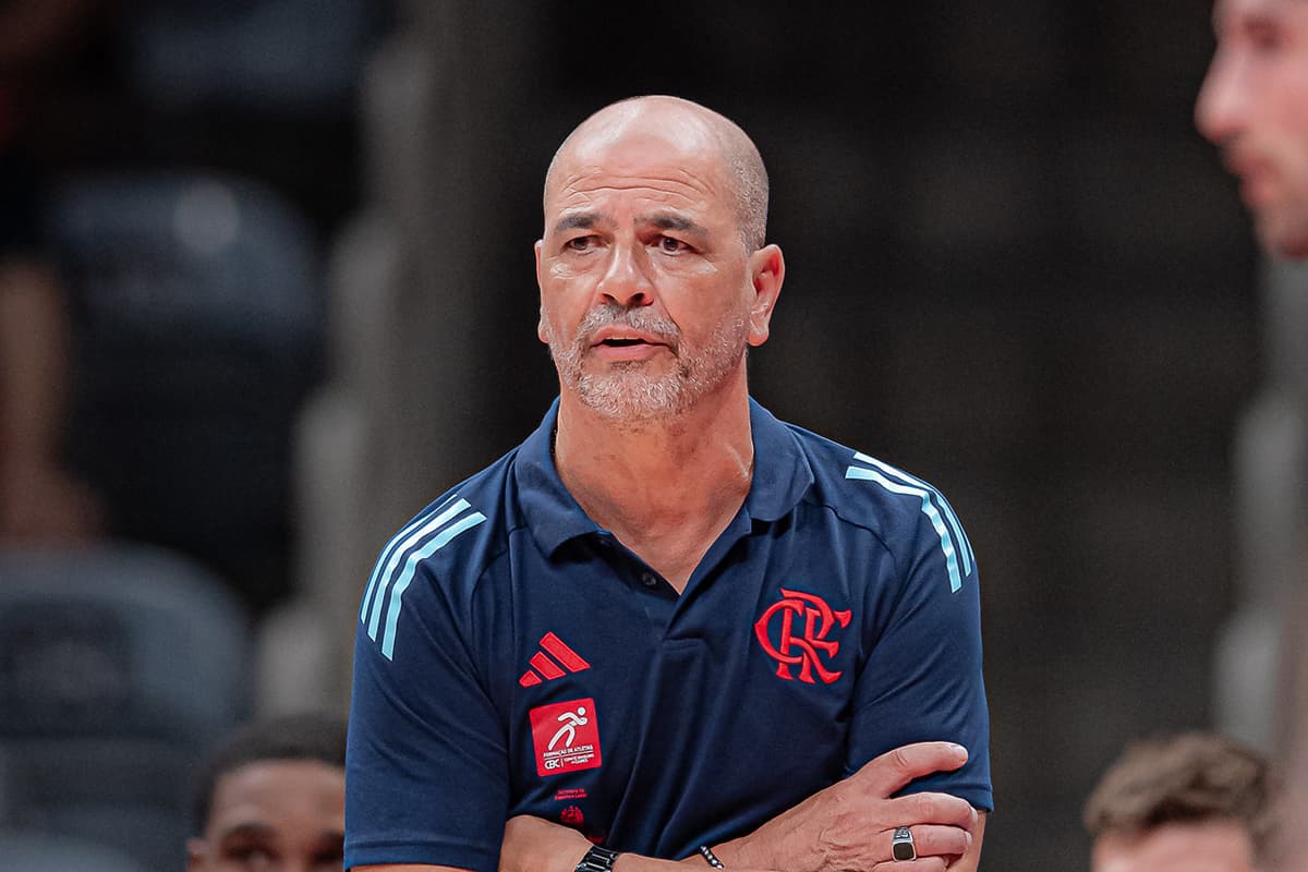 Oveja, técnico do Flamengo, durante Flamengo x Corinthians