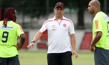 Rogério Lourenço, ex-Flamengo, com Adriano e Vagner Love