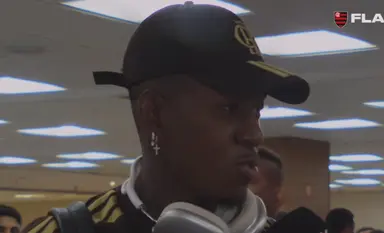 Vitão concede entrevista na chegada ao Maracanã para Flamengo x Vasco