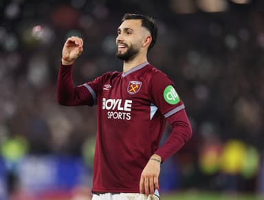 Taty Castellanos comemora seu primeiro gol pelo West Ham