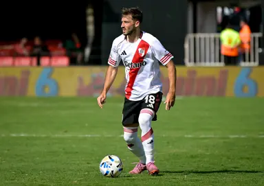 Matías Viña durante jogo pelo River Plate