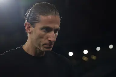 Filipe Luís antes de jogo no Maracanã