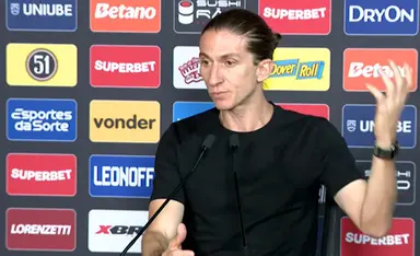 Filipe Luís em coletiva após Flamengo e Corinthians