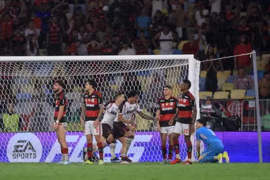 José Canale, do Lanús, comemora após marcar o segundo gol da equipe durante a partida da CONMEBOL Recopa 2026 entre Flamengo e Lanús, no Estádio do Maracanã, em 26 de fevereiro de 2026, no Rio de Janeiro, Brasil.
