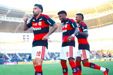 Paquetá comemorando gol pelo Flamengo.