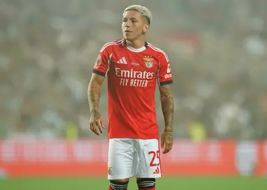 Gianluca Prestianni em campo; argentino do Benfica foi racista com Vini Jr