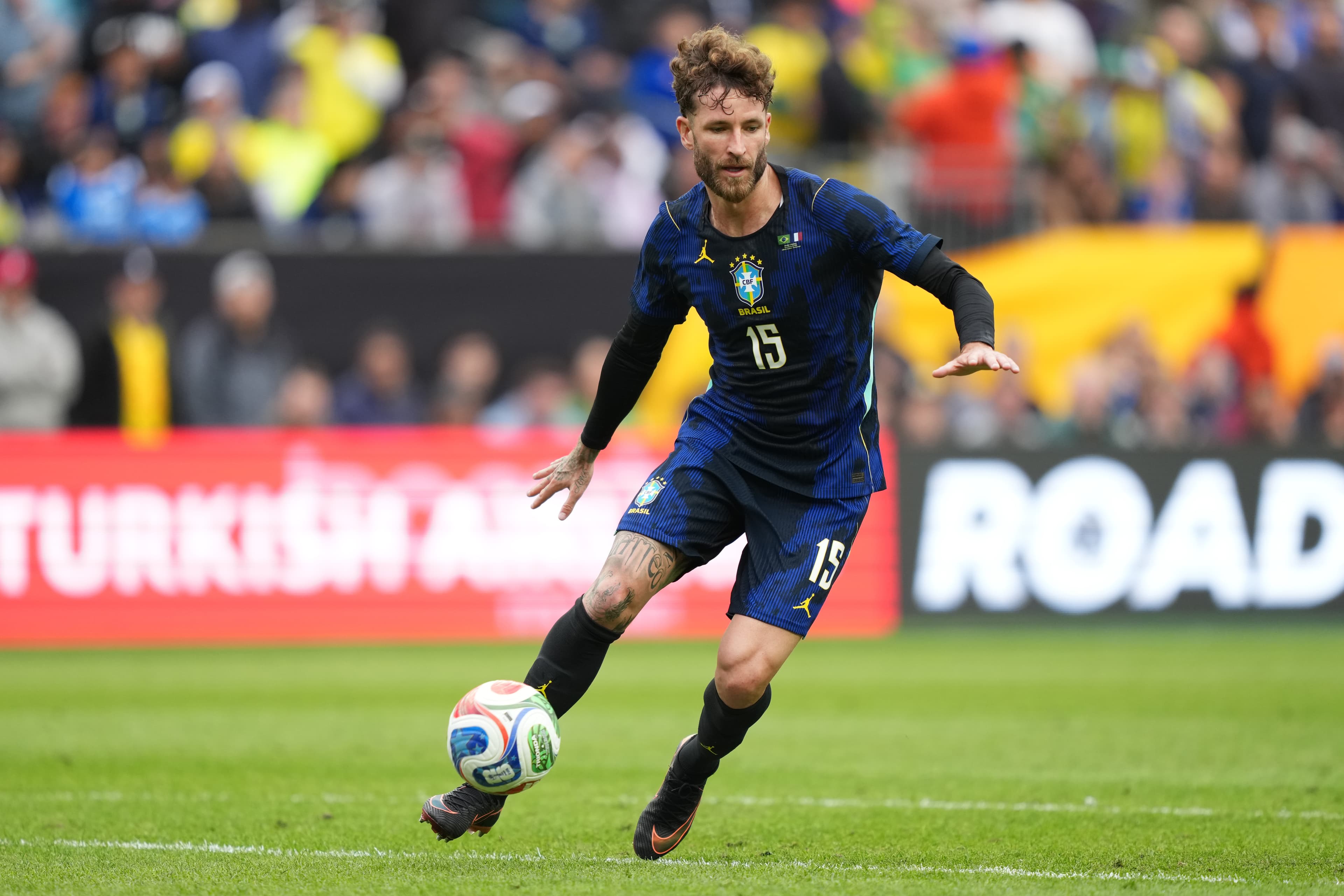 Léo Pereira estreando pela Seleção Brasileira