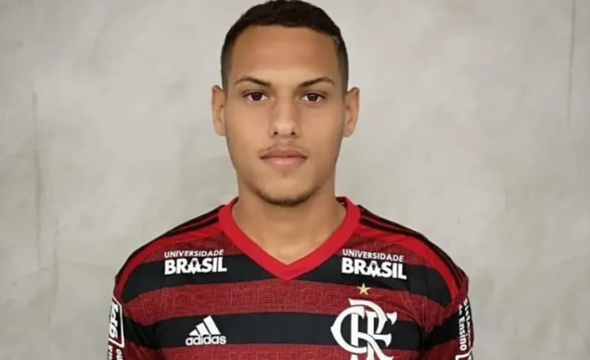 central flamengo Tiago Bettim