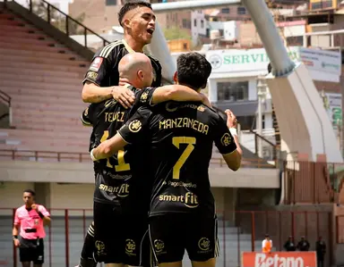 Cusco FC comemora gol no Peru