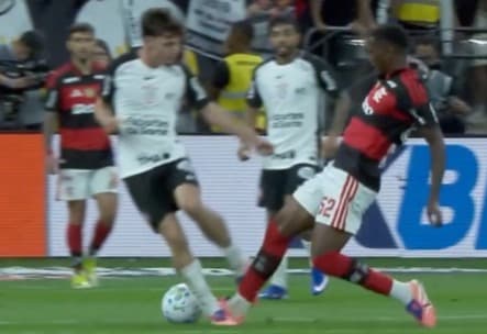 Expulsão Evertton Araújo